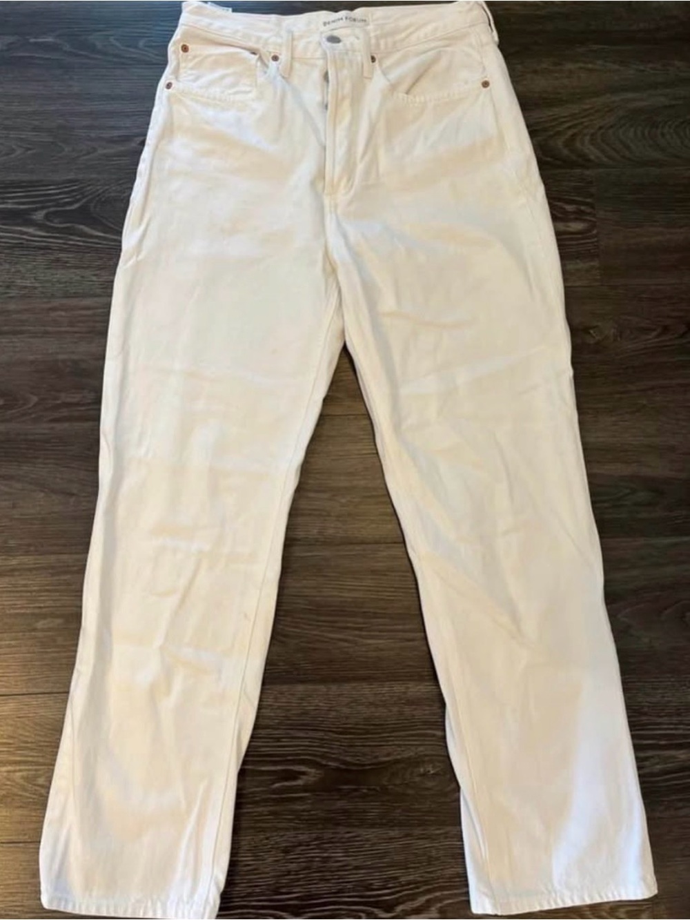 Aritzia Denim Forum the Joni High rise loose white jeans size 28